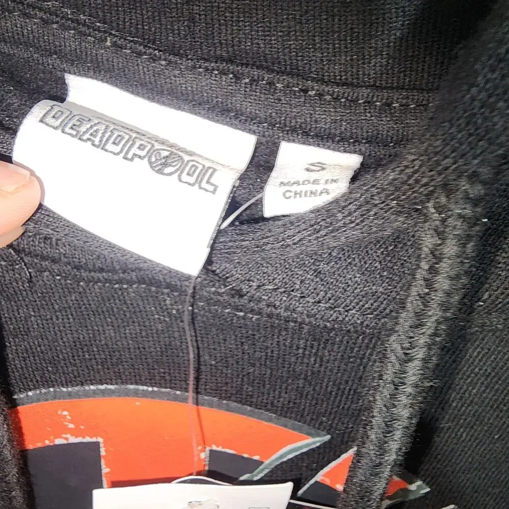 Deadpool and wolverine men's black hoodie Size small